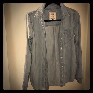 Kohl’s blue button up shirt